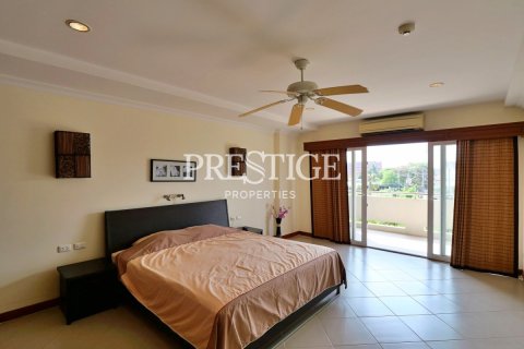 Condo in Pattaya, Thailand, 1 bedroom № 198532 - photo 9