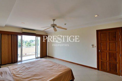 Condo in Pattaya, Thailand, 1 bedroom № 198532 - photo 12