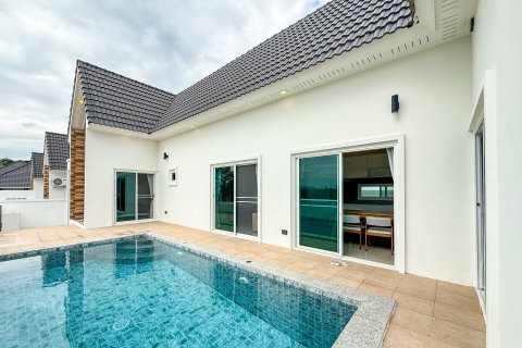 Villa in Hua Hin, Thailand 3 bedrooms № 154037 - photo 2