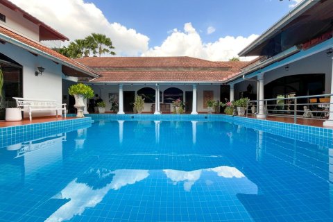 House in Pattaya, Thailand 6 bedrooms № 171752 - photo 27