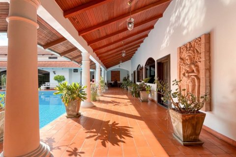 House in Pattaya, Thailand 6 bedrooms № 171752 - photo 14