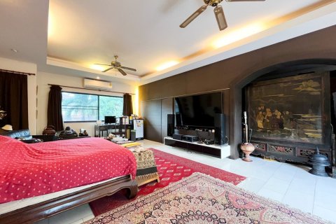 House in Pattaya, Thailand 6 bedrooms № 171752 - photo 29