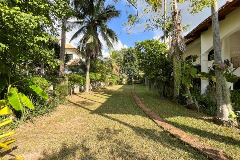 House in Pattaya, Thailand 6 bedrooms № 171752 - photo 10