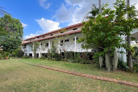 House in Pattaya, Thailand 6 bedrooms № 171752 - photo 7