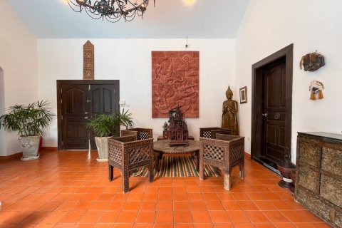 House in Pattaya, Thailand 6 bedrooms № 171752 - photo 20