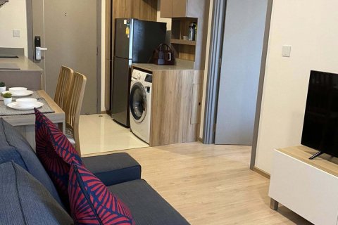 Студия в кондо в Ваттхане, Бангкок, Таиланд № 164433 - фото 2