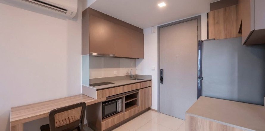 Студия в кондо в Ваттхане, Бангкок, Таиланд № 164433