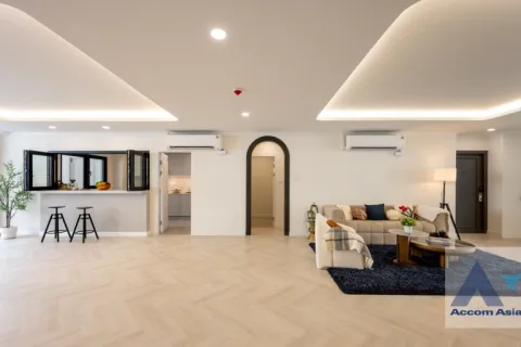 Condo in Watthana, Bangkok, Thailand, 3 bedrooms  № 214498