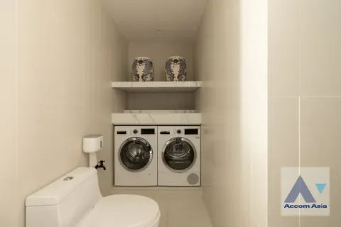 Condominio de 2 dormitorios en Khlong Toei, Bangkok, Tailandia № 214499 - foto 5