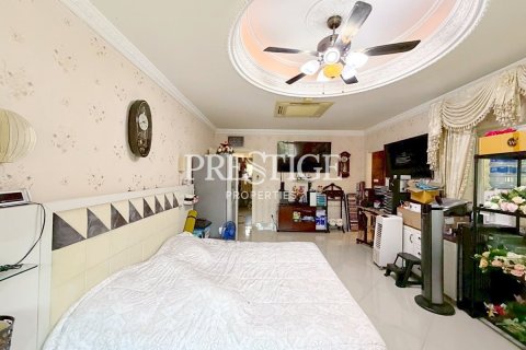 House in Pattaya, Thailand 2 bedrooms № 197754 - photo 17