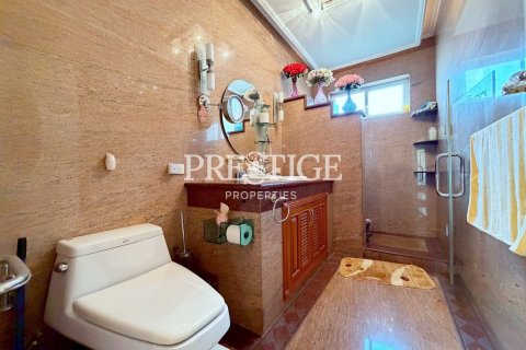 House in Pattaya, Thailand 2 bedrooms № 197754 - photo 19