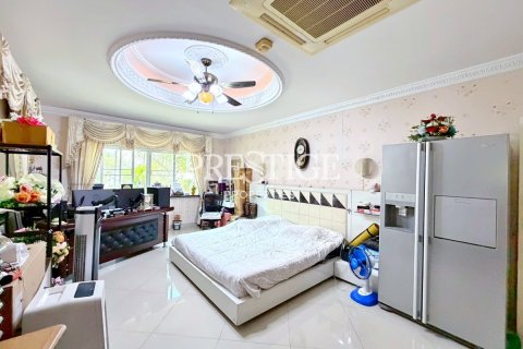House in Pattaya, Thailand 2 bedrooms № 197754 - photo 18