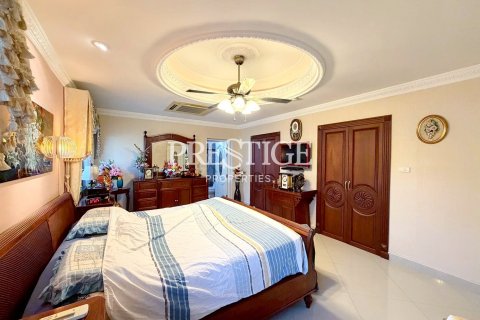 House in Pattaya, Thailand 2 bedrooms № 197754 - photo 13