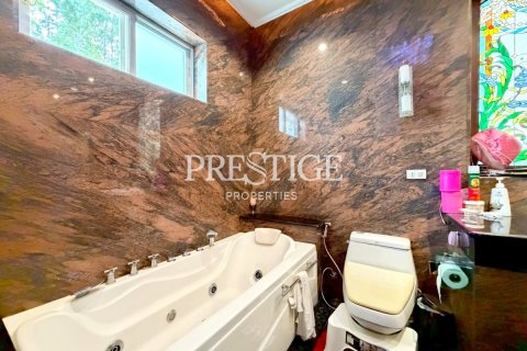 House in Pattaya, Thailand 2 bedrooms № 197754 - photo 20