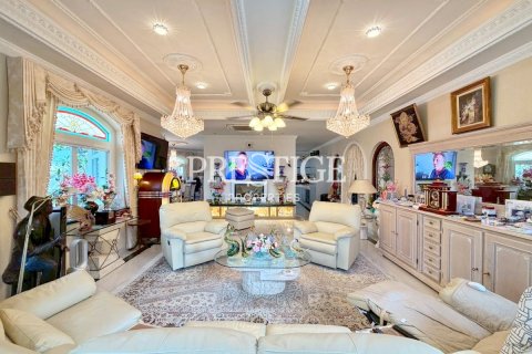 House in Pattaya, Thailand 2 bedrooms № 197754 - photo 4