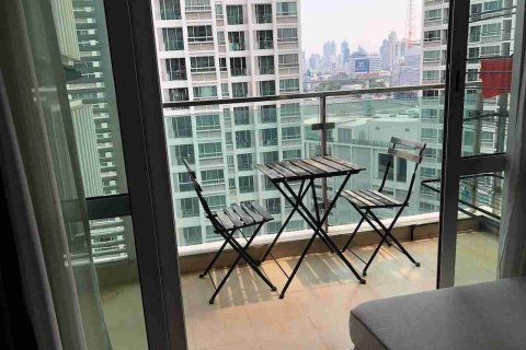 Condo in Bangkok, Thailand, 2 bedrooms № 183555 - photo 12