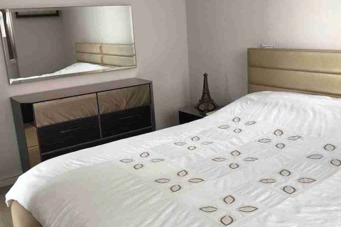Condo in Bangkok, Thailand, 2 bedrooms № 183555 - photo 9