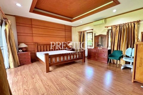 House in Pattaya, Thailand 3 bedrooms № 198495 - photo 7