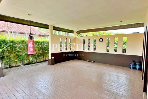 House in Pattaya, Thailand 3 bedrooms № 198495 - photo 13