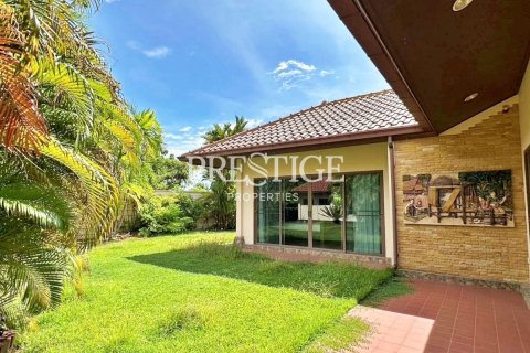 House in Pattaya, Thailand 3 bedrooms № 198495 - photo 15