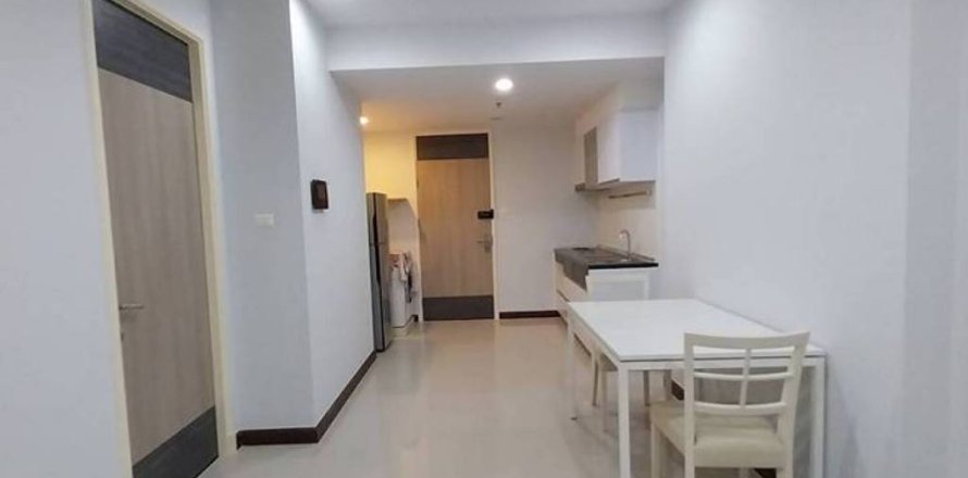 Condo à Bang Kapi, Bangkok, Thaïlande, 1 chambre  № 156294