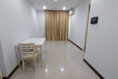 Condo à Bang Kapi, Bangkok, Thaïlande, 1 chambre  № 156294 - photo 2