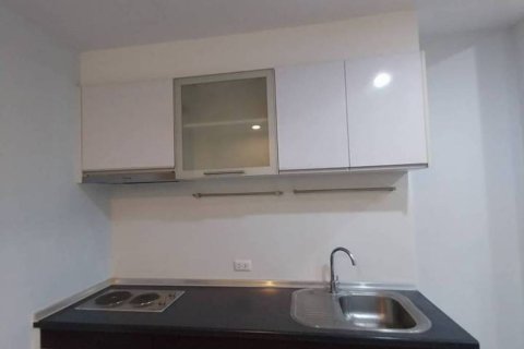 Condo à Bang Kapi, Bangkok, Thaïlande, 1 chambre  № 156294 - photo 5