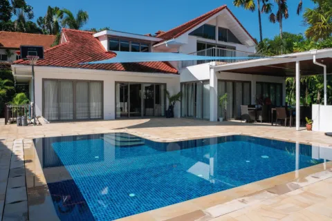 Villa in Phuket, Thailand 4 bedrooms № 156296 - photo 1