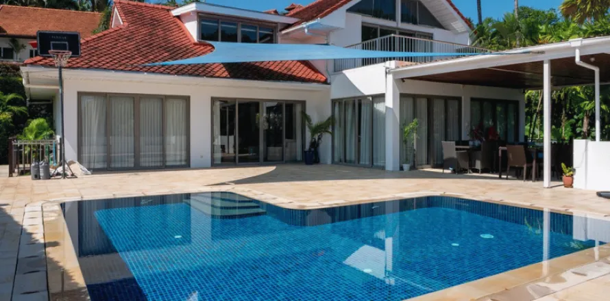 Villa in Phuket, Thailand 4 bedrooms № 156296