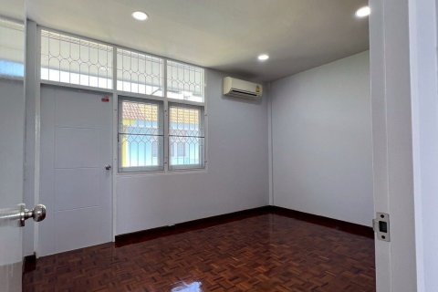 Townhouse in Bang Phlat, Bangkok, Thailand 3 bedrooms № 158515 - photo 6