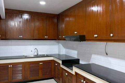 Townhouse in Bang Phlat, Bangkok, Thailand 3 bedrooms № 158515 - photo 4