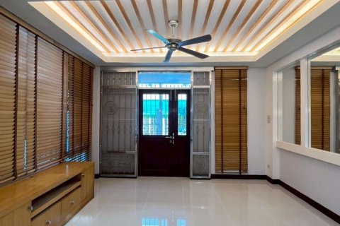 Townhouse in Bang Phlat, Bangkok, Thailand 3 bedrooms № 158515 - photo 3