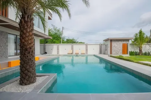 Villa in Pattaya, Thailand 7 bedrooms № 155712 - photo 4