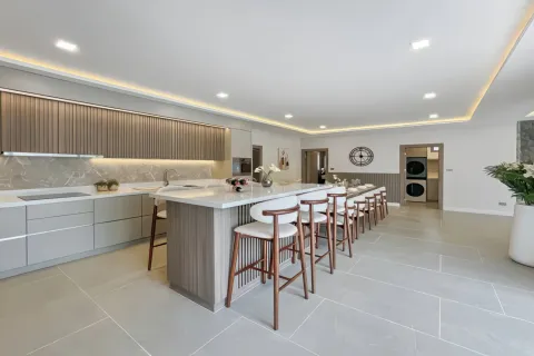 Villa in Pattaya, Thailand 7 bedrooms № 155712 - photo 9