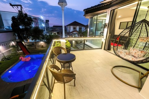 House in Pattaya, Thailand 7 bedrooms № 155708 - photo 12