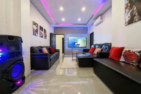 House in Pattaya, Thailand 7 bedrooms № 155708 - photo 22