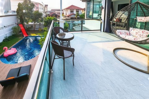 House in Pattaya, Thailand 7 bedrooms № 155708 - photo 11
