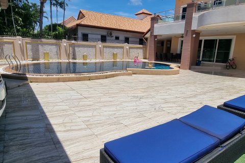 Дом в Паттайе, Таиланд с 5 комнатами № 155710 - фото 2