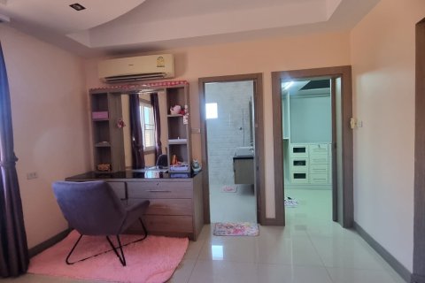 Дом в Паттайе, Таиланд с 5 комнатами № 155710 - фото 17