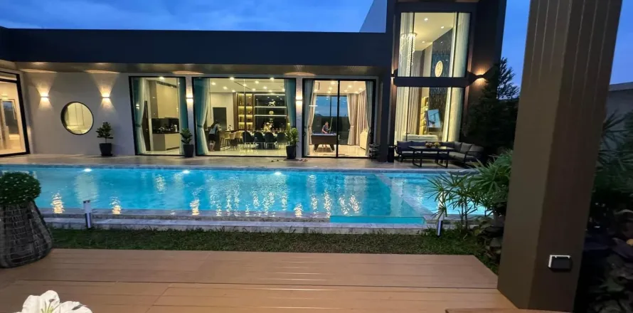 Villa à Pattaya, Thaïlande 6 chambres № 155713