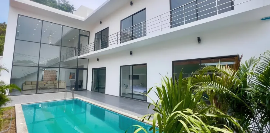 Villa in Pattaya, Thailand 6 bedrooms № 155714