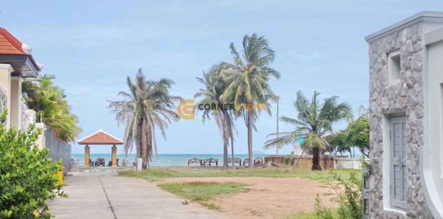 Studio on Jomtien Beach, Pattaya, Thailand № 26924