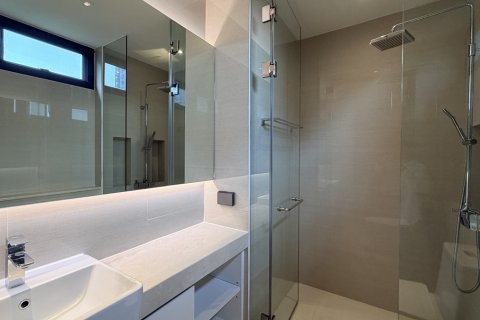 Condo in Watthana, Bangkok, Thailand, 3 bedrooms № 201330 - photo 5