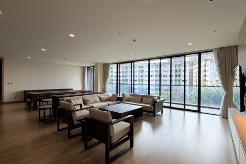Condo in Watthana, Bangkok, Thailand, 3 bedrooms № 201330 - photo 18
