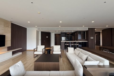 Condo in Watthana, Bangkok, Thailand, 3 bedrooms № 201330 - photo 21