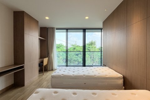 Condo in Watthana, Bangkok, Thailand, 3 bedrooms № 201330 - photo 4