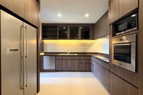 Condo in Watthana, Bangkok, Thailand, 3 bedrooms № 201330 - photo 14