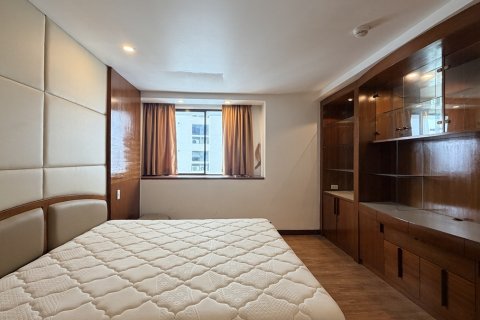 Condo à Khlong Toei, Bangkok, Thaïlande, 3 chambres № 201334 - photo 12