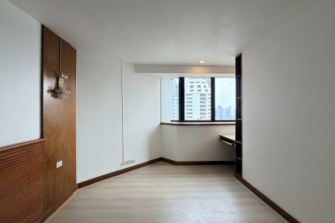 Condo à Khlong Toei, Bangkok, Thaïlande, 3 chambres № 201334 - photo 4