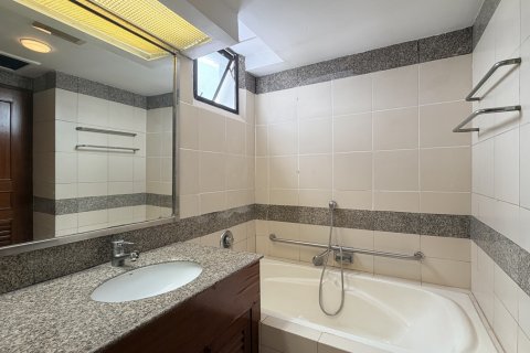 Condo à Khlong Toei, Bangkok, Thaïlande, 3 chambres № 201334 - photo 3